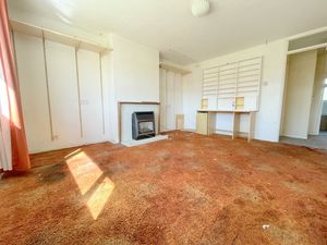 Cedar Avenue- click for photo gallery